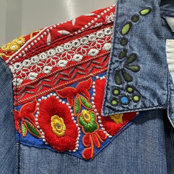 Desigual Exotic Jeans Chambray Embroidered Western Shirt Women's Size S Blue - Picture 7 of 9